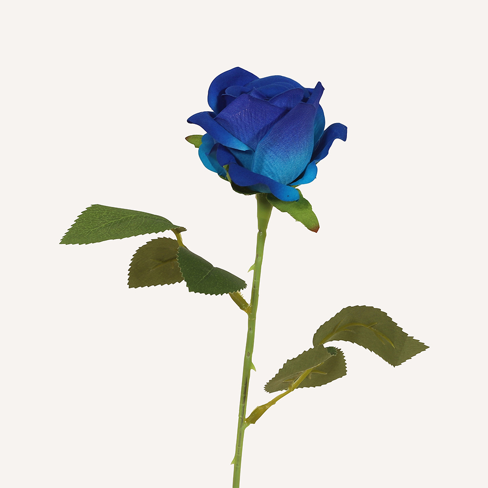 En elegant Ros blå Velvet, Konstgjord ros 51 cm hög med naturligt utseende och känsla. Detaljerad utformning med realistiskt bladverk. 