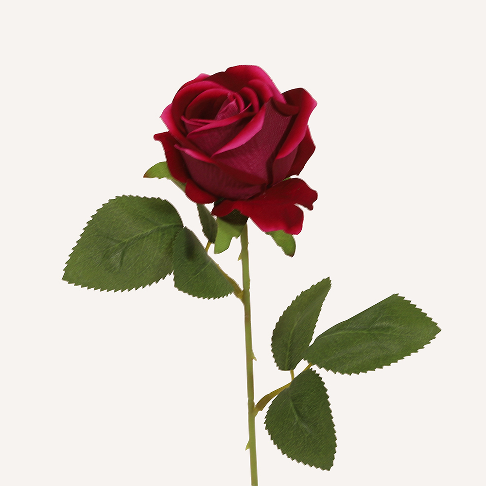 En elegant Ros mörklila Velvet, Konstgjord ros 51 cm hög med naturligt utseende och känsla. Detaljerad utformning med realistiskt bladverk. 