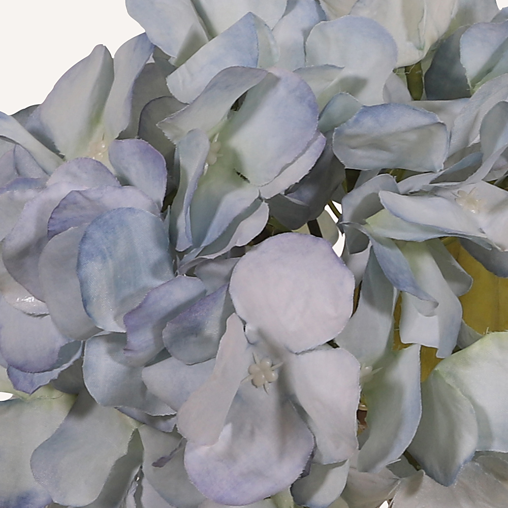En elegant Hortensia blå Honshu, Konstgjord hortensia 64 cm hög med naturligt utseende och känsla. Detaljerad utformning med realistiskt bladverk. 