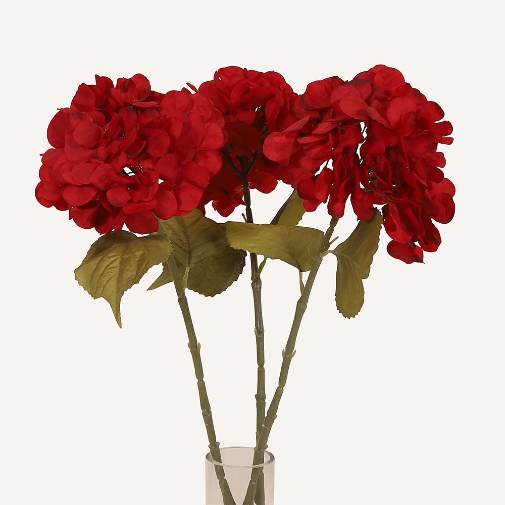 En elegant Hortensia röd Honshu, Konstgjord hortensia 64 cm hög med naturligt utseende och känsla. Detaljerad utformning med realistiskt bladverk. 3