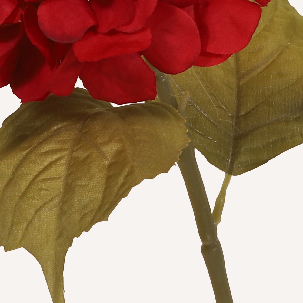 En elegant Hortensia röd Honshu, Konstgjord hortensia 64 cm hög med naturligt utseende och känsla. Detaljerad utformning med realistiskt bladverk. 2