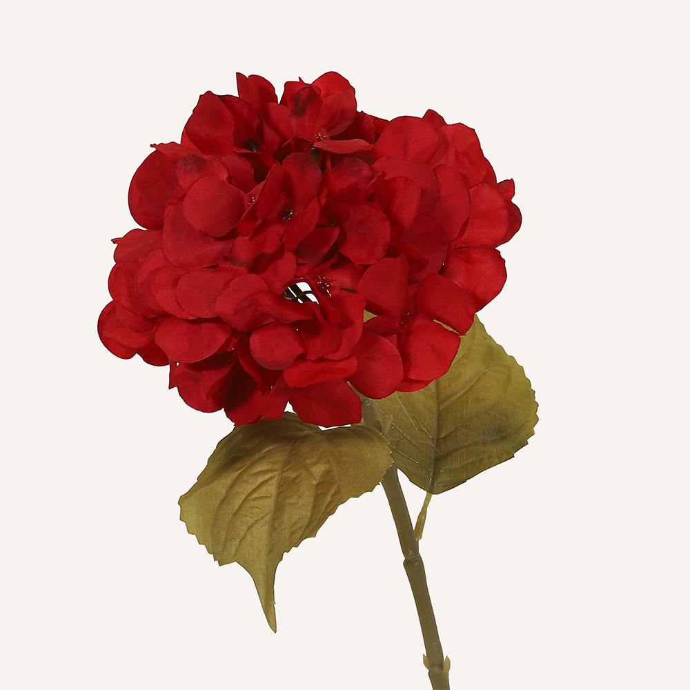 En elegant Hortensia röd Honshu, Konstgjord hortensia 64 cm hög med naturligt utseende och känsla. Detaljerad utformning med realistiskt bladverk. 
