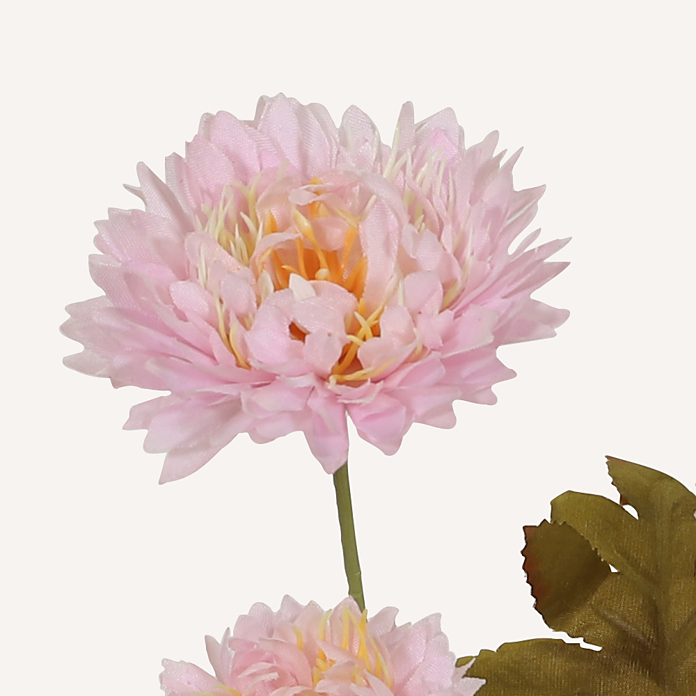 En elegant Krysantemum rosa Isört, Konstgjord krysantemum 61 cm hög 6 blommor med naturligt utseende och känsla. Detaljerad utformning med realistiskt bladverk. 1