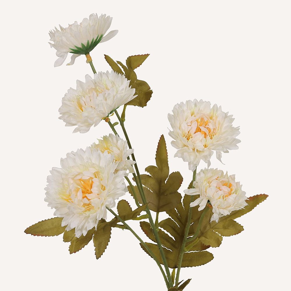 En elegant Krysantemum vit Isört, Konstgjord krysantemum 61 cm hög 6 blommor med naturligt utseende och känsla. Detaljerad utformning med realistiskt bladverk. 