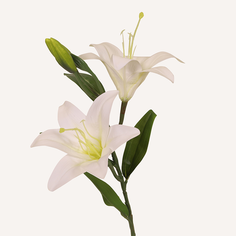 En elegant Lilja vit Gunsan, Konstgjord lilja 52 cm hög med naturligt utseende och känsla. Detaljerad utformning med realistiskt bladverk. 