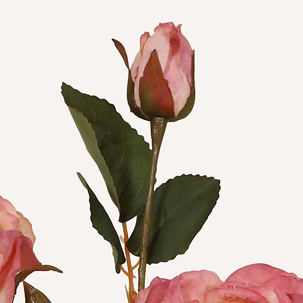 En elegant Pion rosa Plinius, Konstgjord pion 53 cm hög 3 blommor med naturligt utseende och känsla. Detaljerad utformning med realistiskt bladverk. 