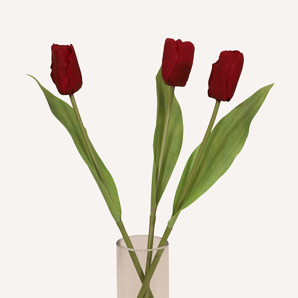 En elegant Tulpan röd Lisse, Konstgjord tulpan 34 cm hög med naturligt utseende och känsla. Detaljerad utformning med realistiskt bladverk. 3