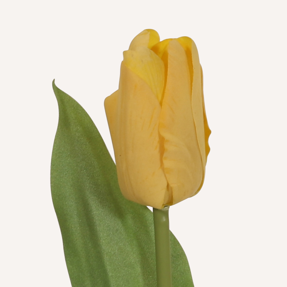 En elegant Tulpan gul Lisse, Konstgjord tulpan 34 cm hög med naturligt utseende och känsla. Detaljerad utformning med realistiskt bladverk. 1