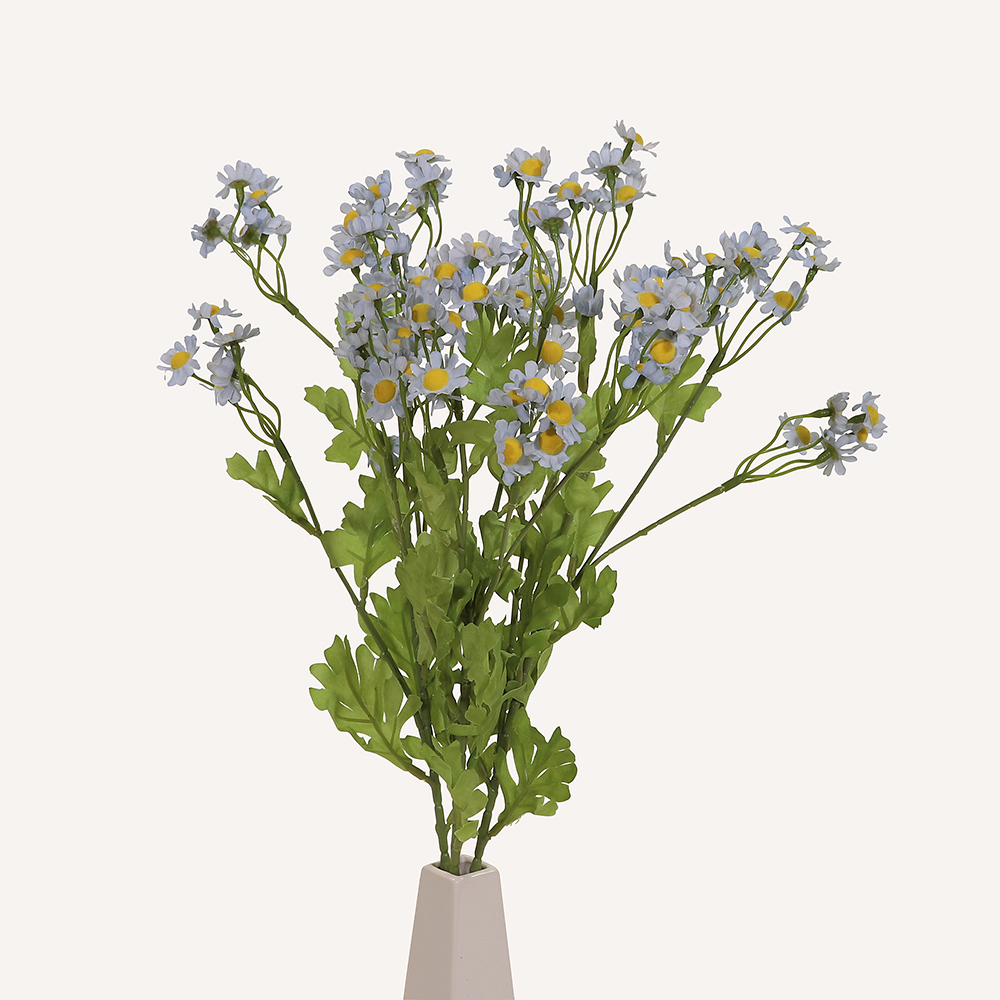 En elegant Tusensköna blå Daisy, Konstgjord tusensköna 53 cm hög med naturligt utseende och känsla. Detaljerad utformning med realistiskt bladverk. 3