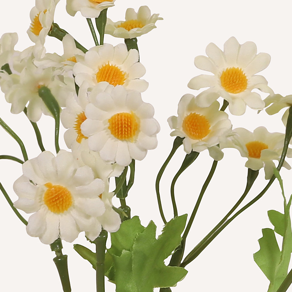 En elegant Tusensköna vit Daisy, Konstgjord tusensköna 53 cm hög med naturligt utseende och känsla. Detaljerad utformning med realistiskt bladverk. 1