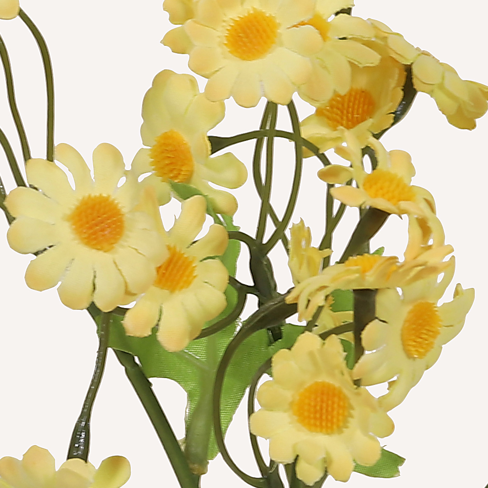 En elegant Tusensköna gul Daisy, Konstgjord tusensköna 53 cm hög med naturligt utseende och känsla. Detaljerad utformning med realistiskt bladverk. 1