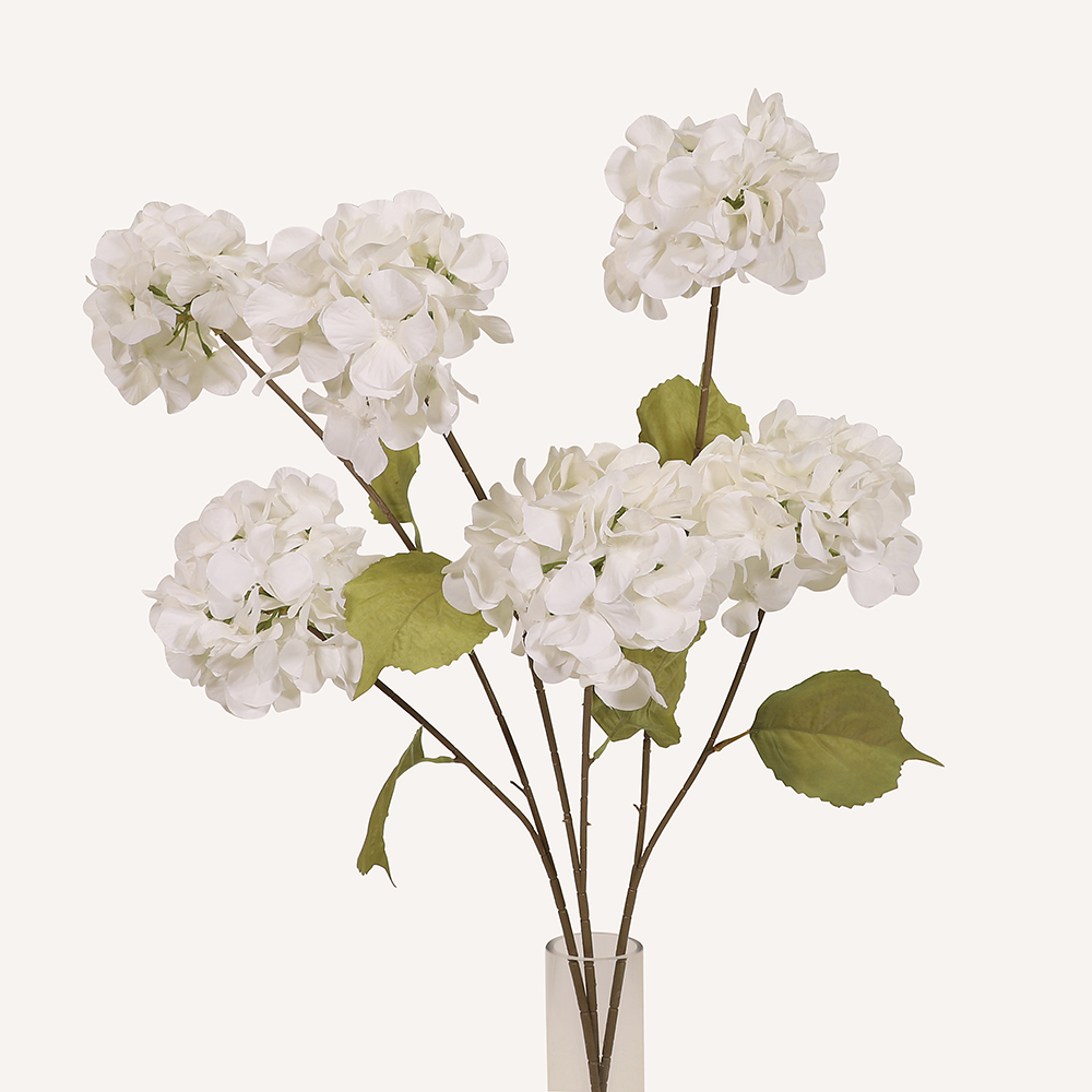 En elegant Hortensia vit Paniculata, Konstgjord hortensia 80 cm hög med 2 blommor med naturligt utseende och känsla. Detaljerad utformning med realistiskt bladverk. 3