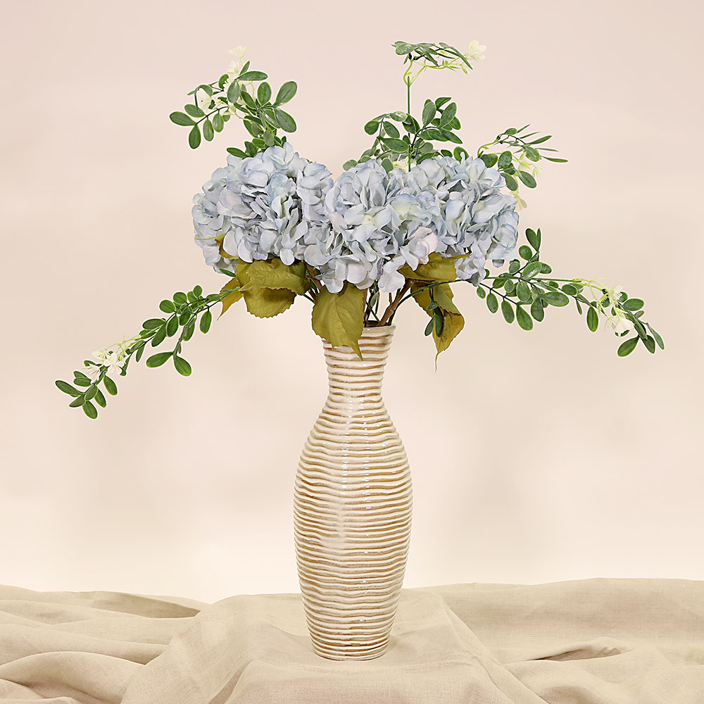 En elegant Sophorae vit snittgrönt, Konstgjord sophorae snittgrönt 80 cm hög med naturligt utseende och känsla. Detaljerad utformning med realistiskt bladverk. 