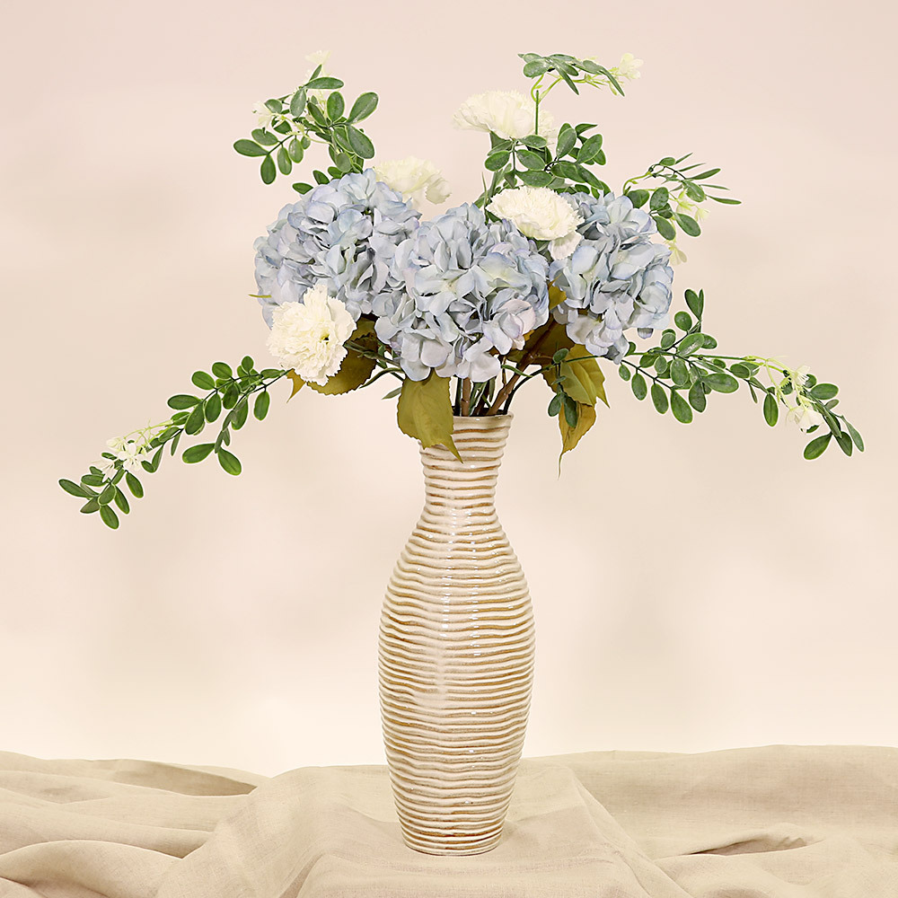 En elegant Sophorae vit snittgrönt, Konstgjord sophorae snittgrönt 80 cm hög med naturligt utseende och känsla. Detaljerad utformning med realistiskt bladverk. 