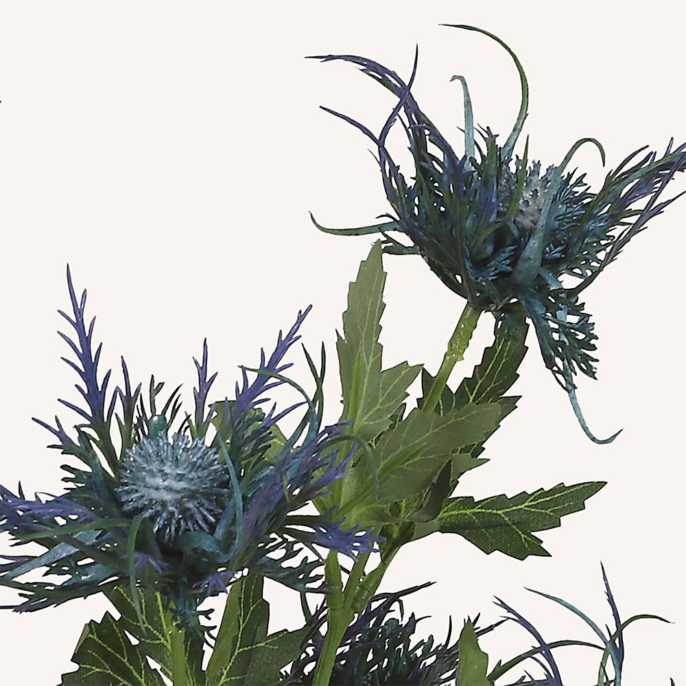 En elegant Rosbukett blå Vintage - Oceandröm, Konstgjord blombukett med 15 blommor och snittgrönt med naturligt utseende och känsla. Detaljerad utformning med realistiskt bladverk. 