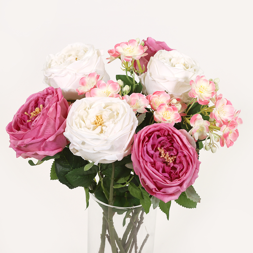 En elegant Rosbukett vit och lila Eden, Konstgjord blombukett med 8 blommor och snittgrönt med naturligt utseende och känsla. Detaljerad utformning med realistiskt bladverk. 