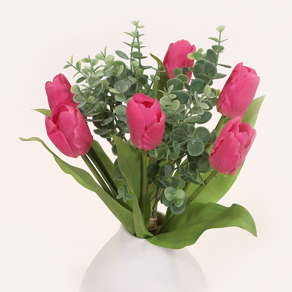 En elegant Tulpanbukett rosa Lisse, Konstgjord blombukett med 7 blommor och snittgrönt med naturligt utseende och känsla. Detaljerad utformning med realistiskt bladverk. 