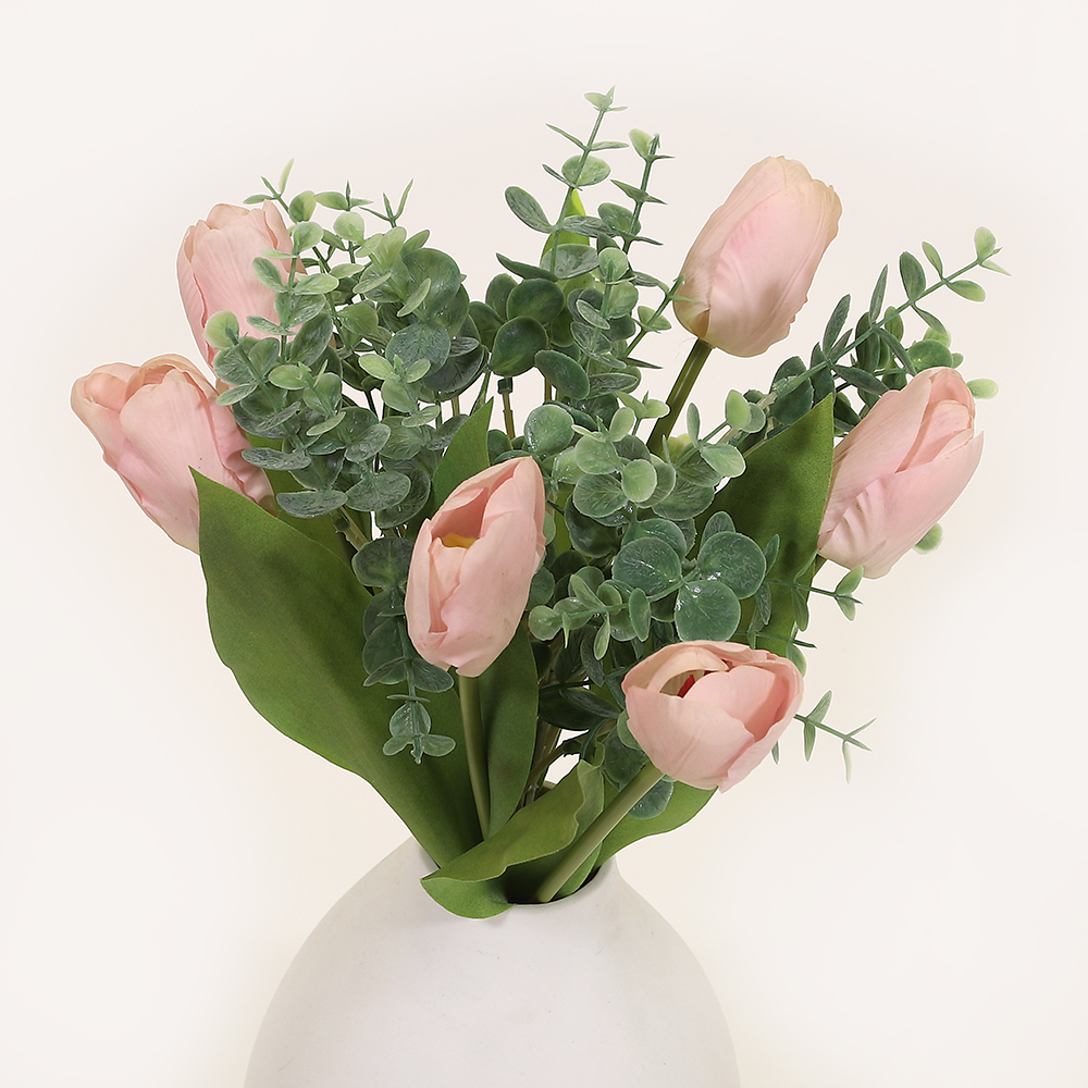 En elegant Tulpanbukett ljusrosa Lisse, Konstgjord blombukett med 7 blommor och snittgrönt med naturligt utseende och känsla. Detaljerad utformning med realistiskt bladverk. 