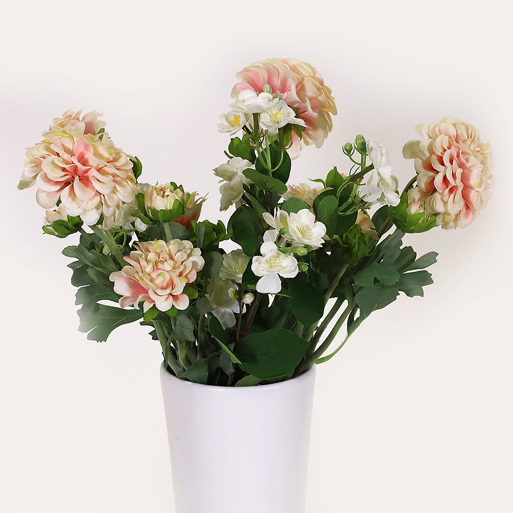 En elegant Blombukett rosa Dahlia Cavanilles, Konstgjord blombukett med 6 blommor och snittgrönt med naturligt utseende och känsla. Detaljerad utformning med realistiskt bladverk. 